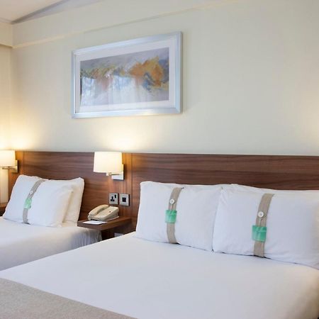Holiday Inn Stoke On Trent M6 Jct15 By Ihg Newcastle-under-Lyme Exterior photo