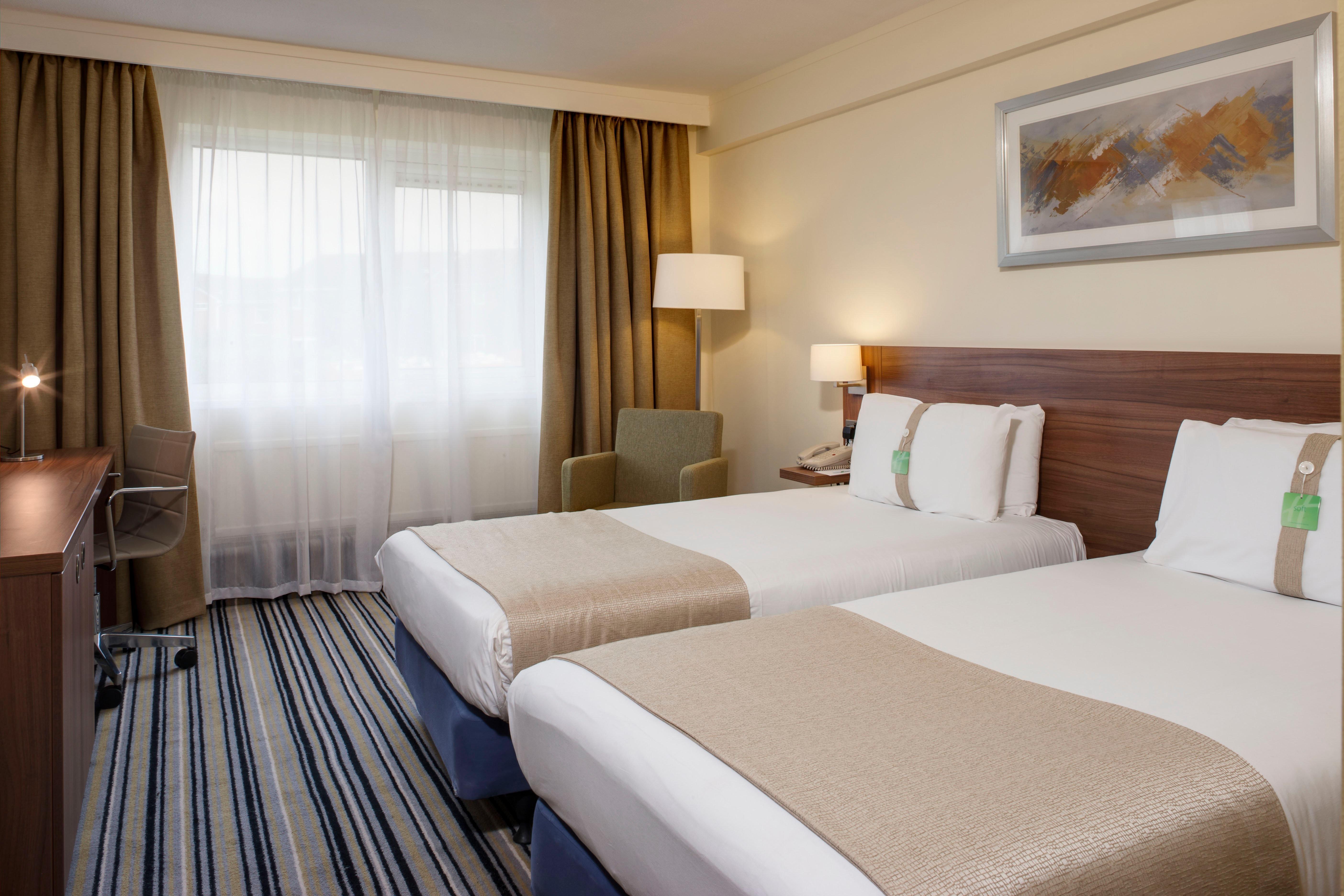 Holiday Inn Stoke On Trent M6 Jct15 By Ihg Newcastle-under-Lyme Exterior photo