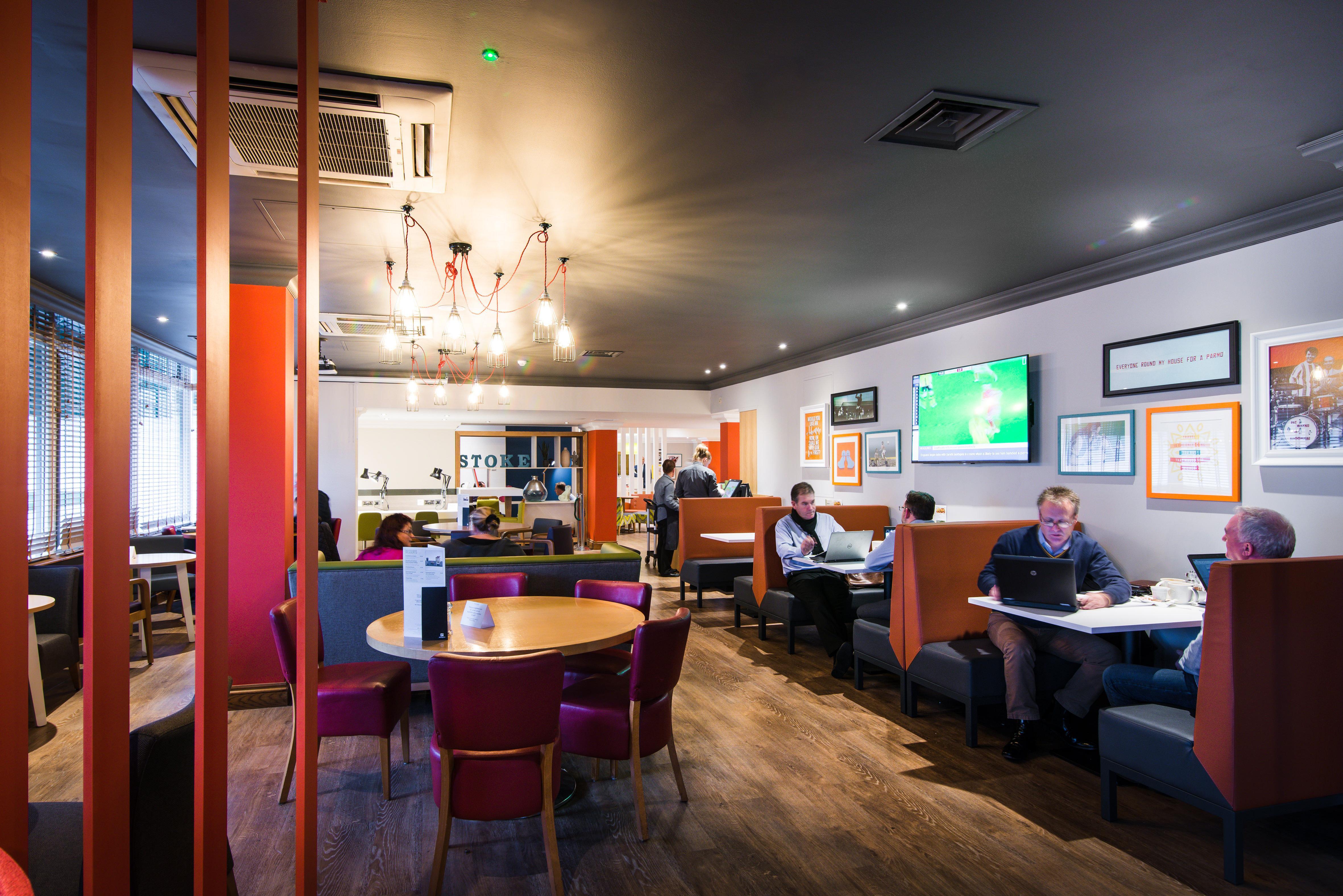 Holiday Inn Stoke On Trent M6 Jct15 By Ihg Newcastle-under-Lyme Exterior photo