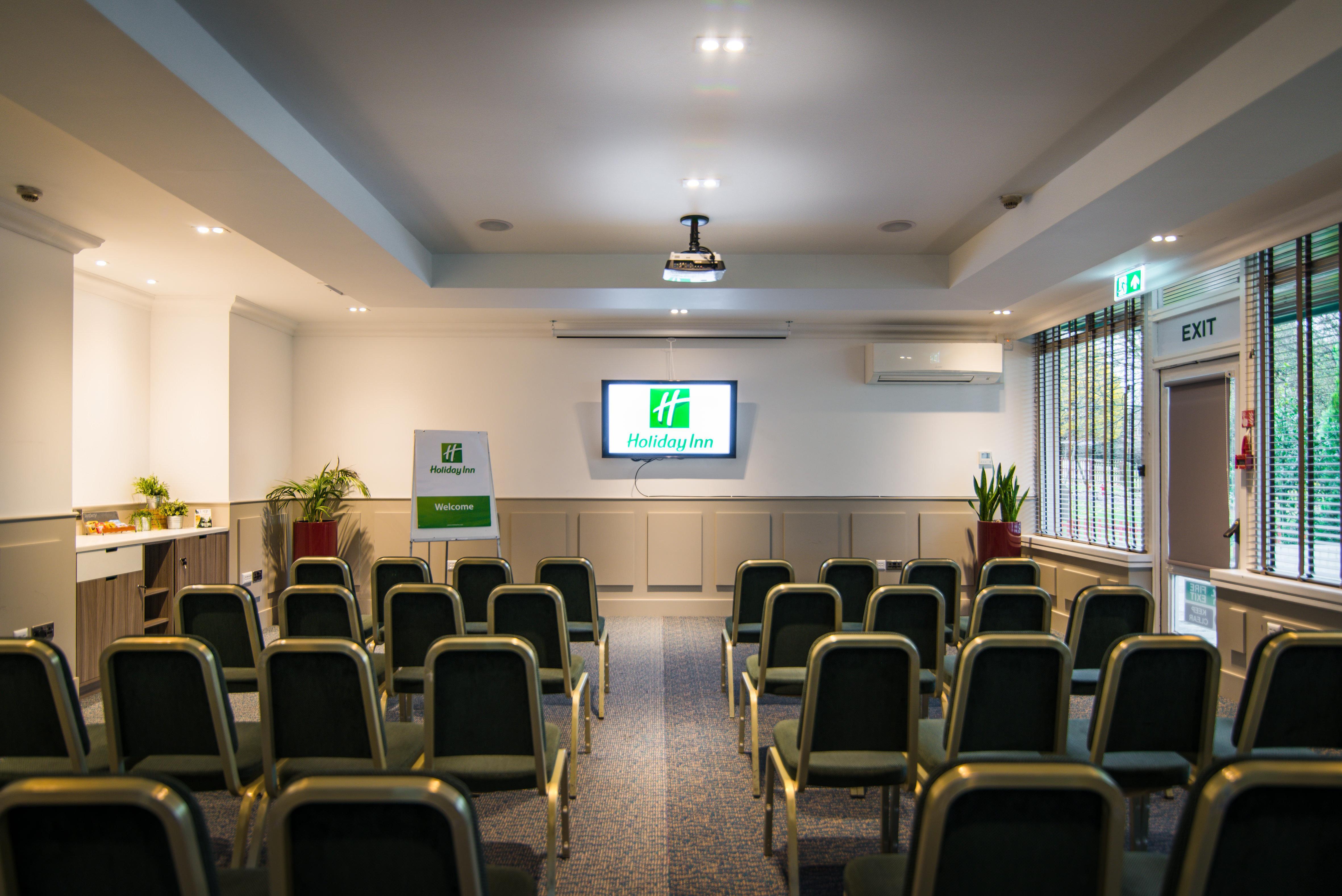 Holiday Inn Stoke On Trent M6 Jct15 By Ihg Newcastle-under-Lyme Exterior photo