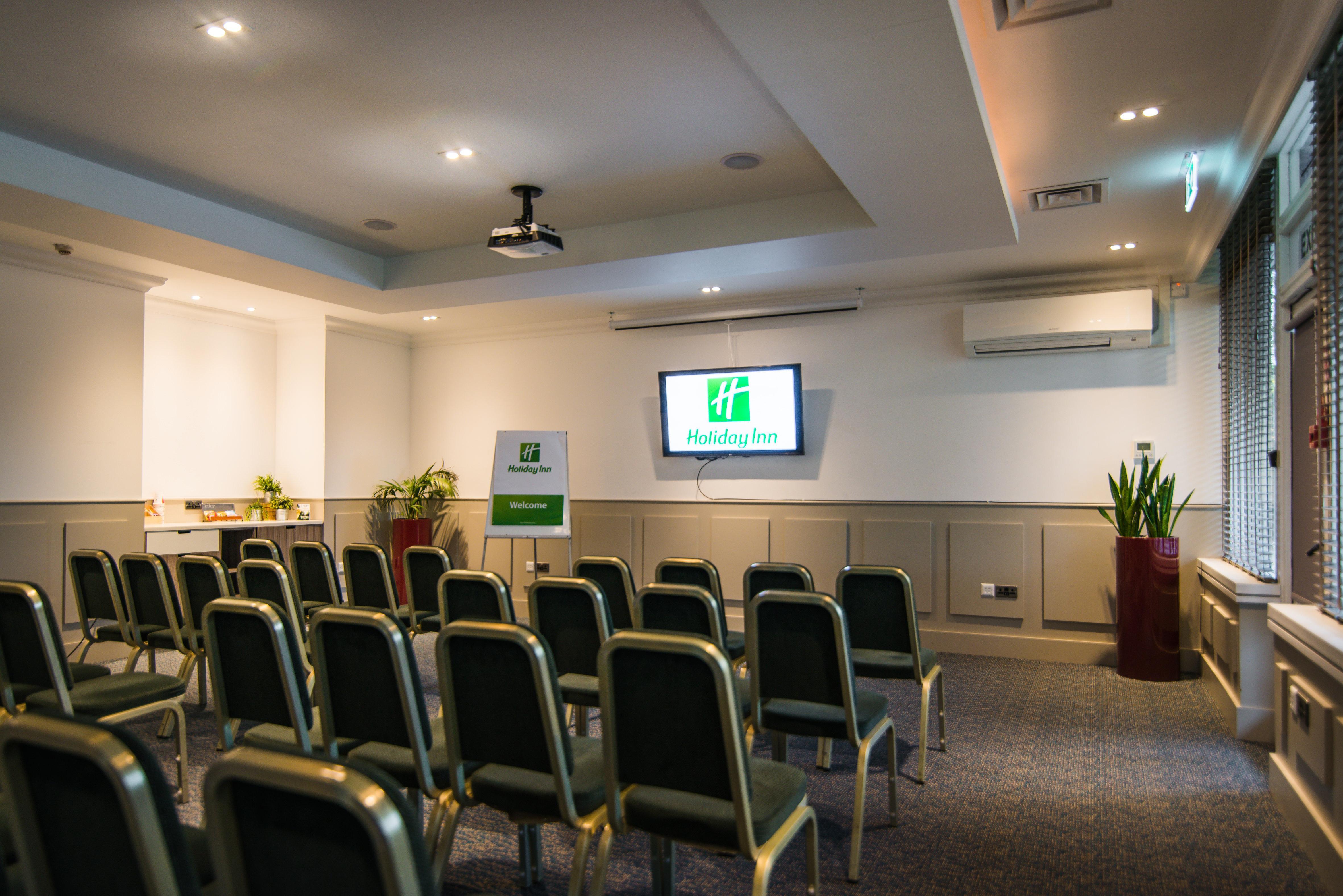 Holiday Inn Stoke On Trent M6 Jct15 By Ihg Newcastle-under-Lyme Exterior photo
