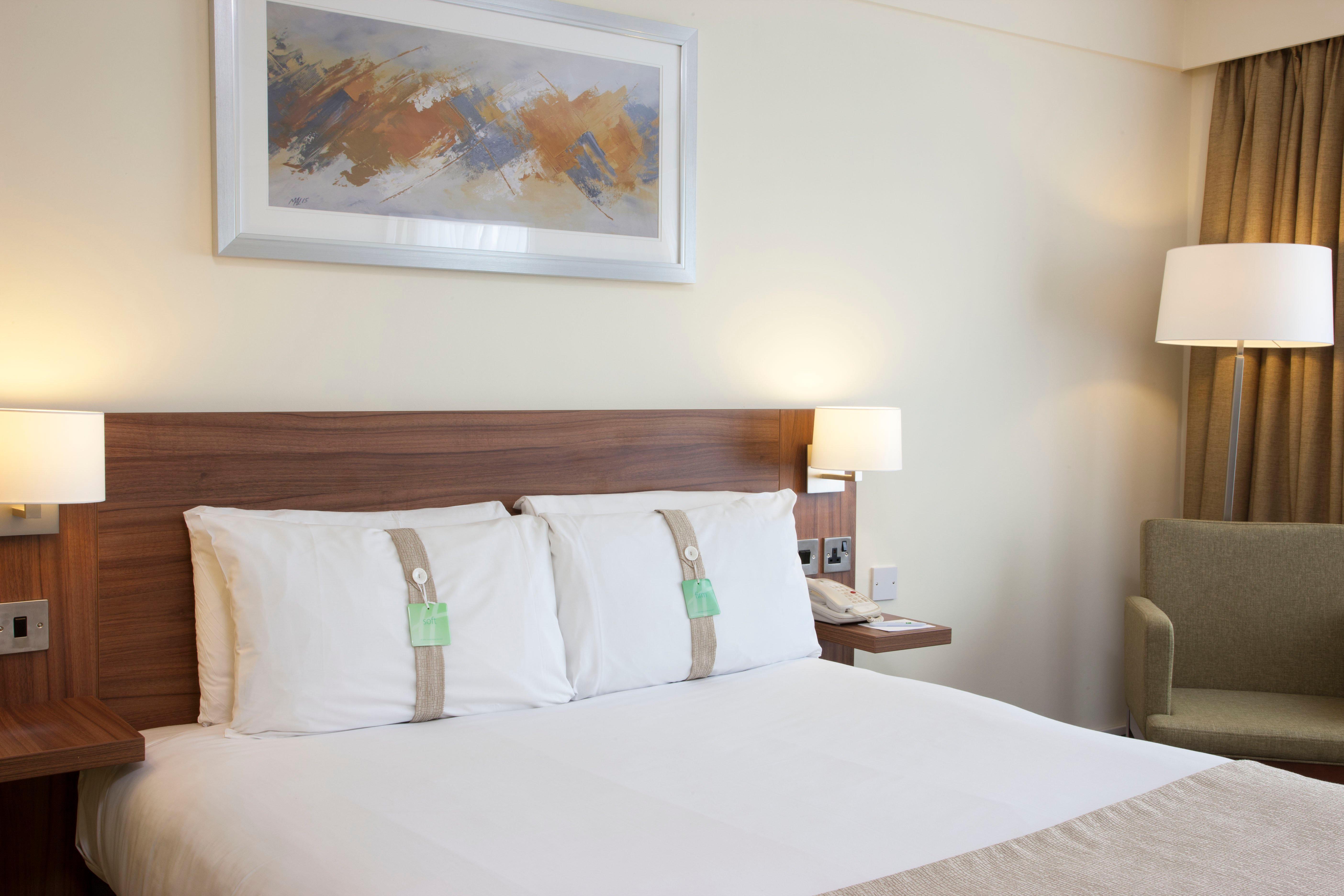 Holiday Inn Stoke On Trent M6 Jct15 By Ihg Newcastle-under-Lyme Exterior photo