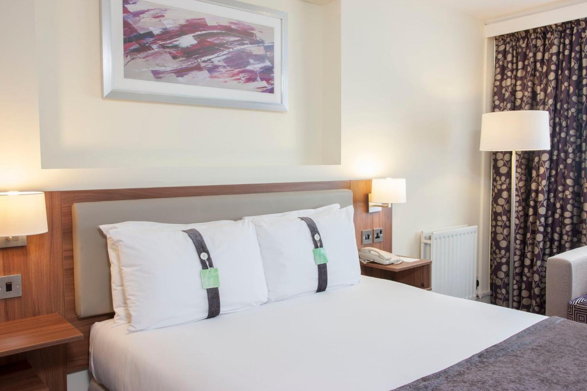 Holiday Inn Stoke On Trent M6 Jct15 By Ihg Newcastle-under-Lyme Exterior photo