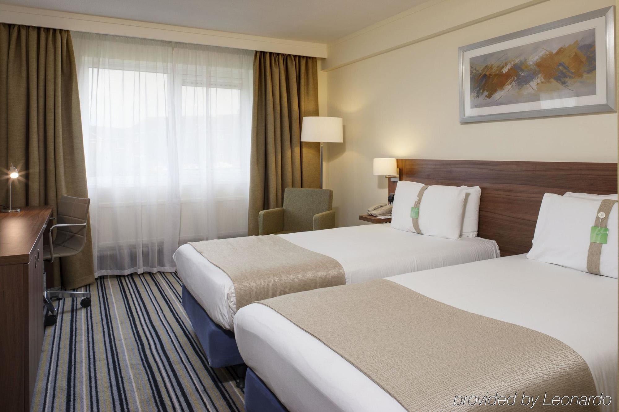 Holiday Inn Stoke On Trent M6 Jct15 By Ihg Newcastle-under-Lyme Exterior photo