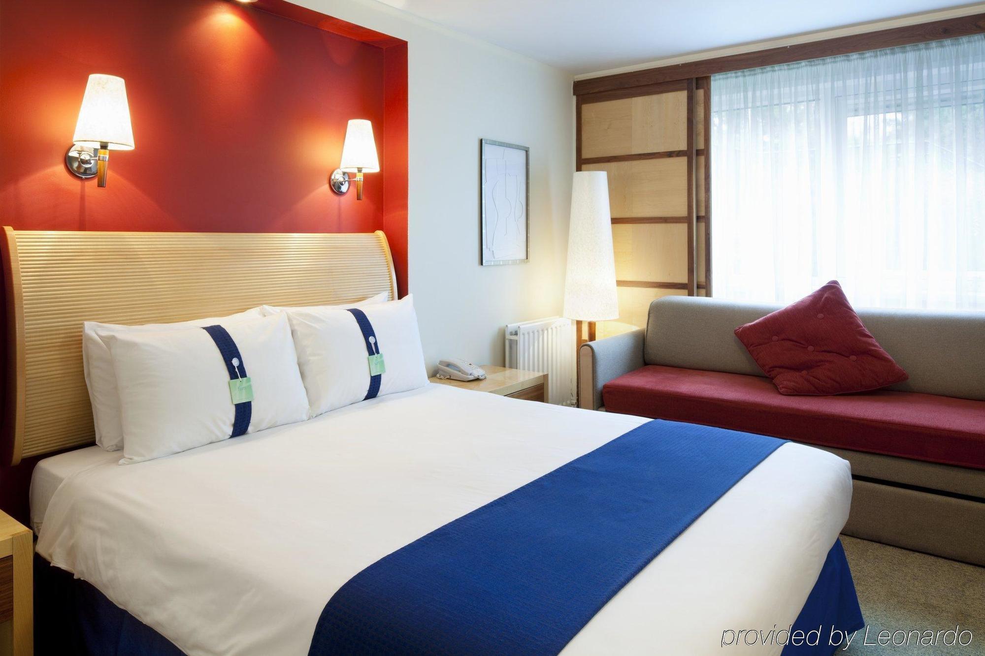 Holiday Inn Stoke On Trent M6 Jct15 By Ihg Newcastle-under-Lyme Exterior photo