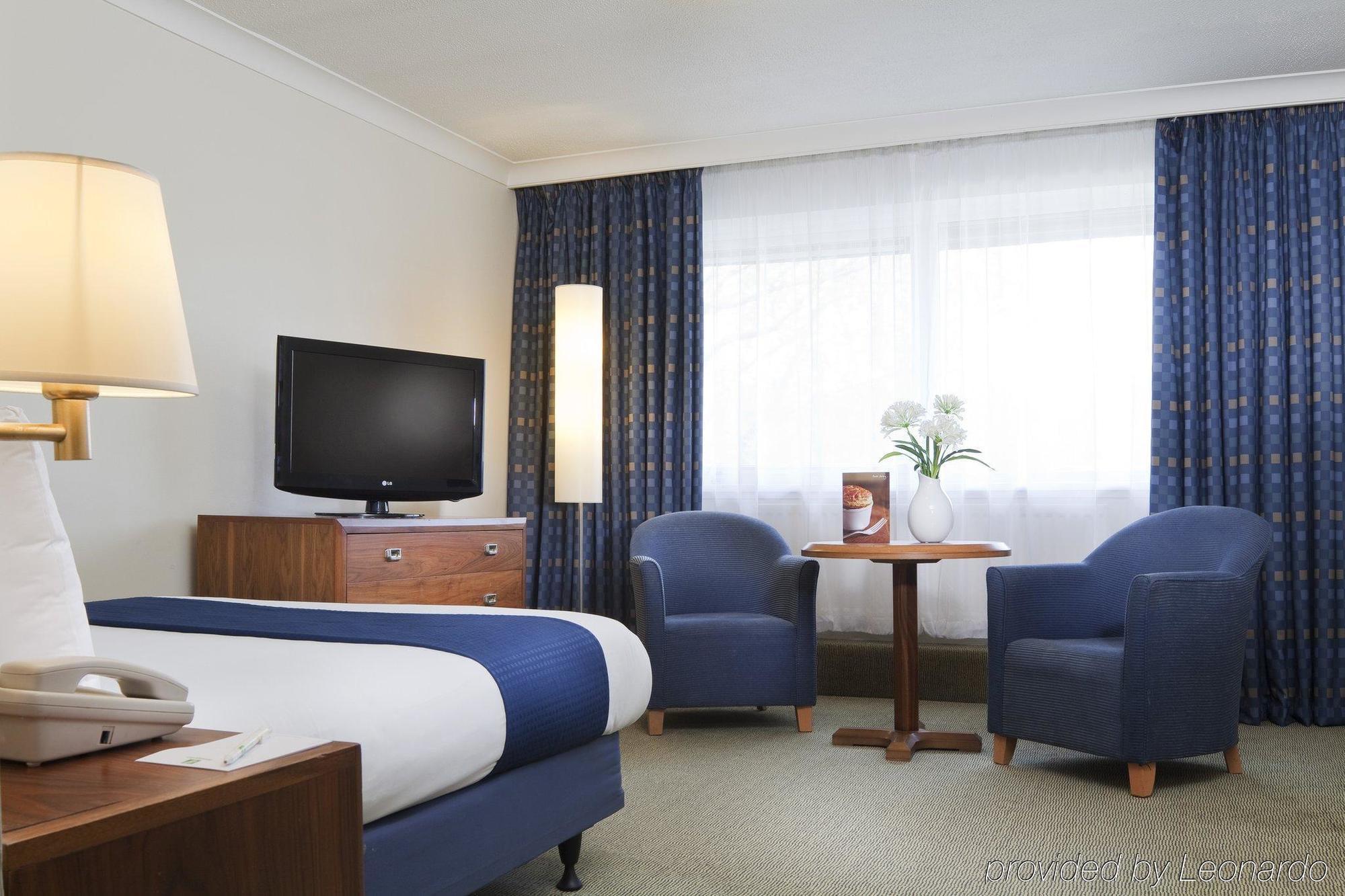 Holiday Inn Stoke On Trent M6 Jct15 By Ihg Newcastle-under-Lyme Exterior photo