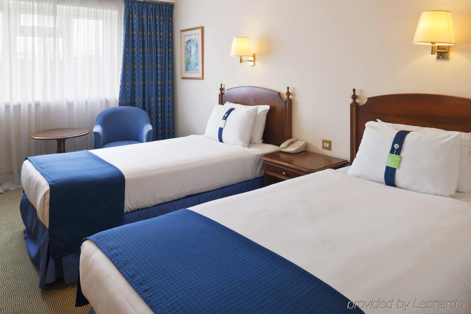 Holiday Inn Stoke On Trent M6 Jct15 By Ihg Newcastle-under-Lyme Exterior photo