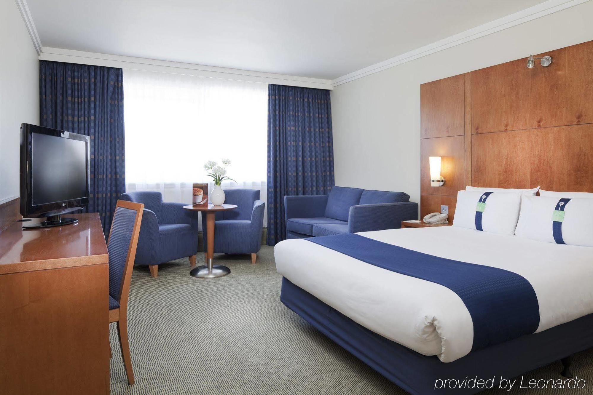 Holiday Inn Stoke On Trent M6 Jct15 By Ihg Newcastle-under-Lyme Exterior photo